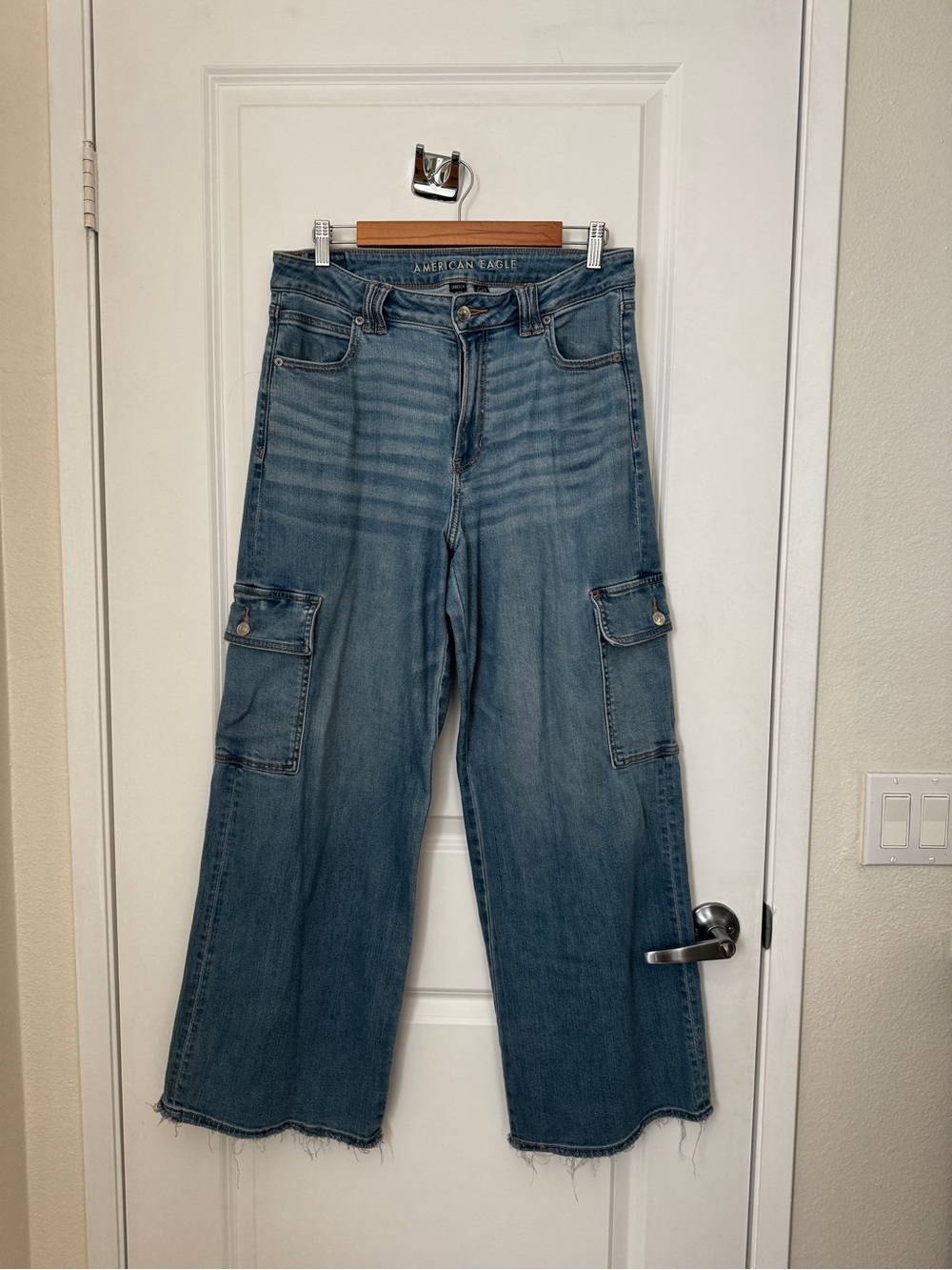 American Eagle Outfitters Medium Blue Wide-Leg Cargo Jeans
